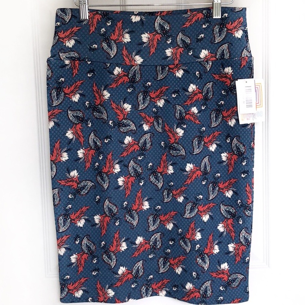 LuLaRoe Cassie Skirt Red White Blue Stretch Textured Size M NWT